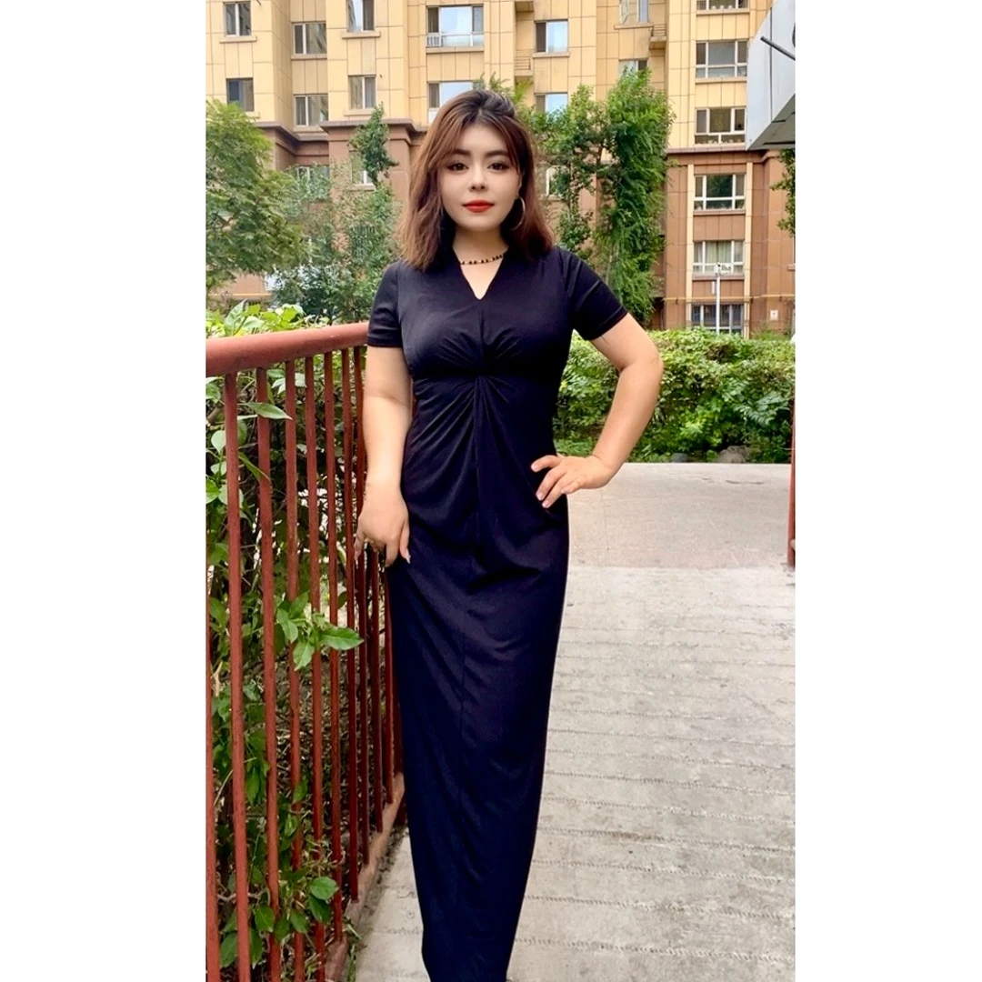 9999【】夏季福利款显瘦黑色V领气质女装连衣裙