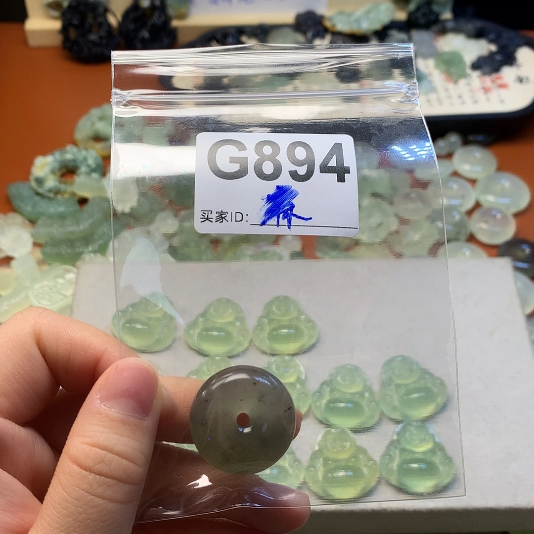 霖***.蛇纹石玉未镶嵌颈饰