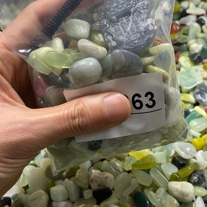 蛇纹石玉鱼缸石未镶嵌