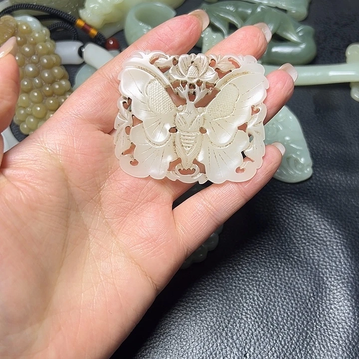 和田玉（糖玉）未镶嵌颈饰