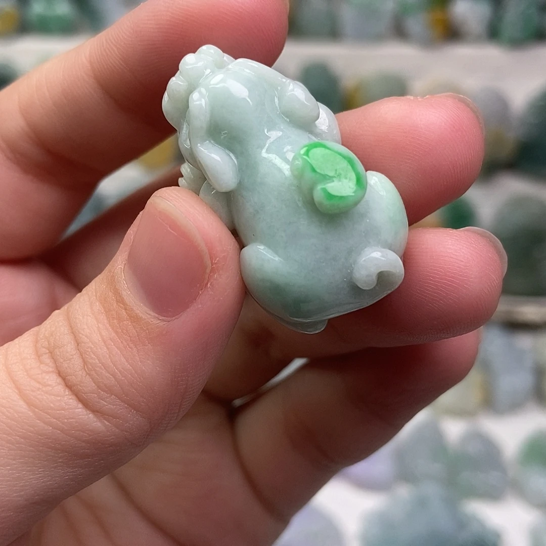 翡翠未镶嵌吊坠(赠链)