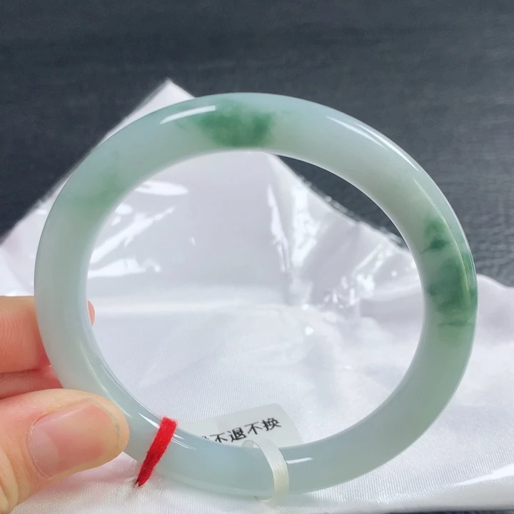 未镶嵌手镯（圆镯）翡翠57圈