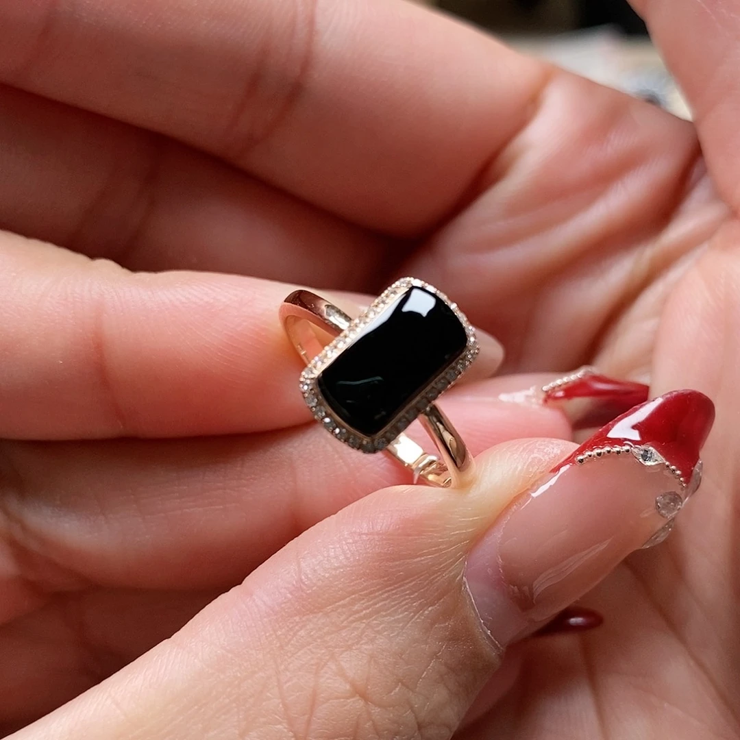 翡翠戒指18K金镶嵌墨翠