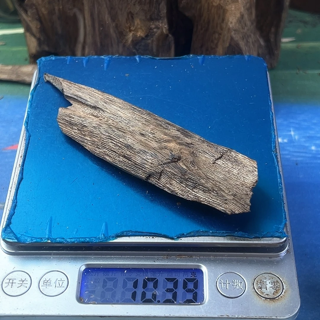 香料绿奇楠虫漏白棋10克