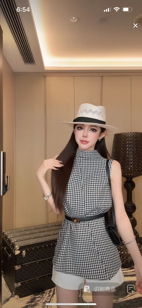 粉红PINK丨“轻熟美女”设计感韩系显瘦百搭格纹上衣LWJ25B2T1636