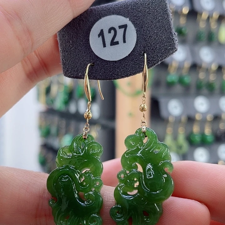 18K金镶嵌和田玉耳饰