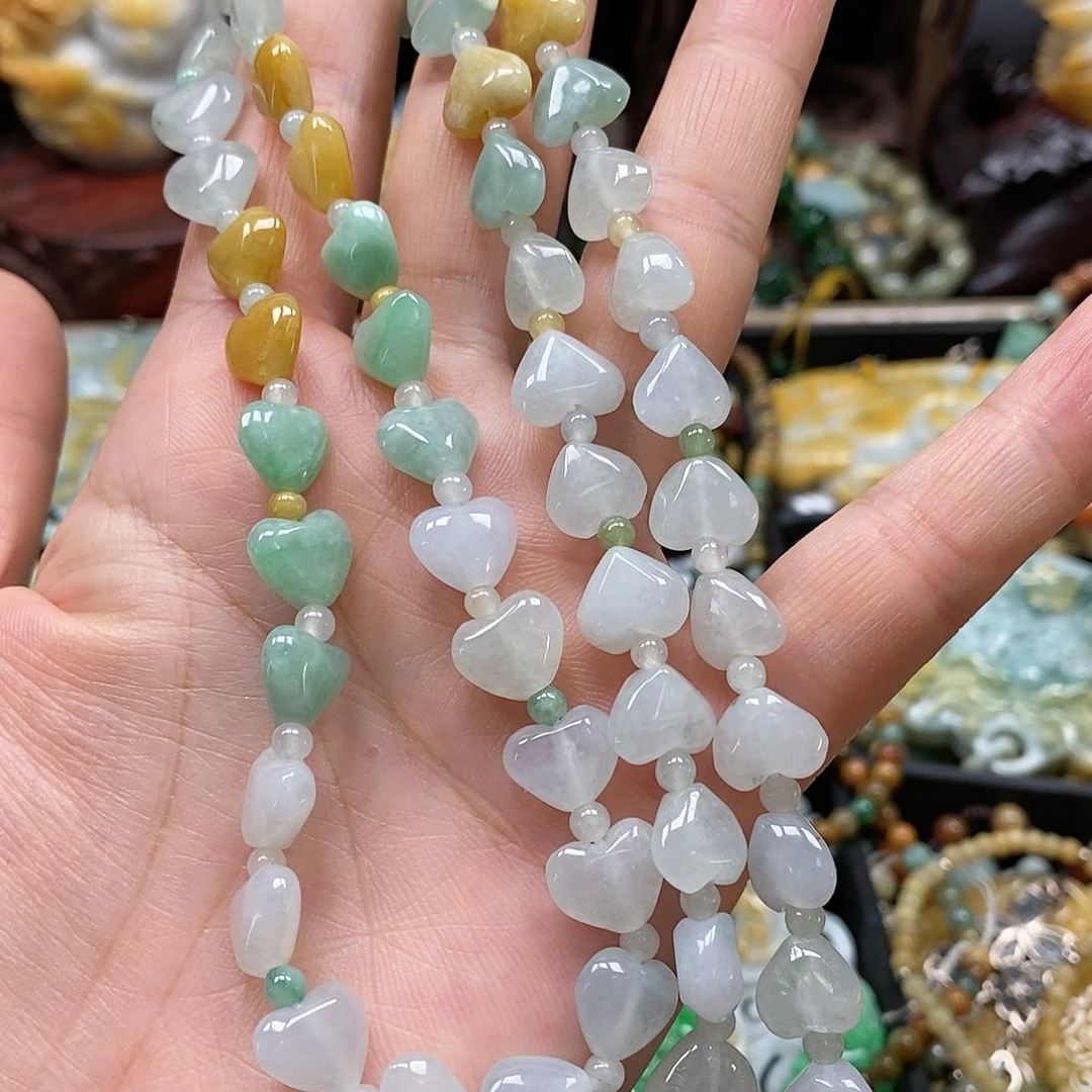 翡翠颈饰未镶嵌翡翠