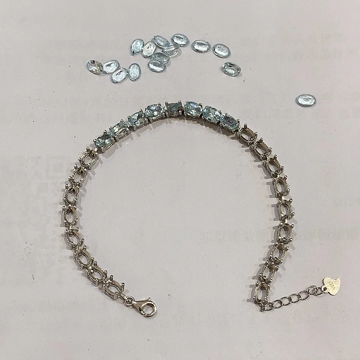 银S925镶嵌托帕石手链T银925镶嵌托帕石手链22颗