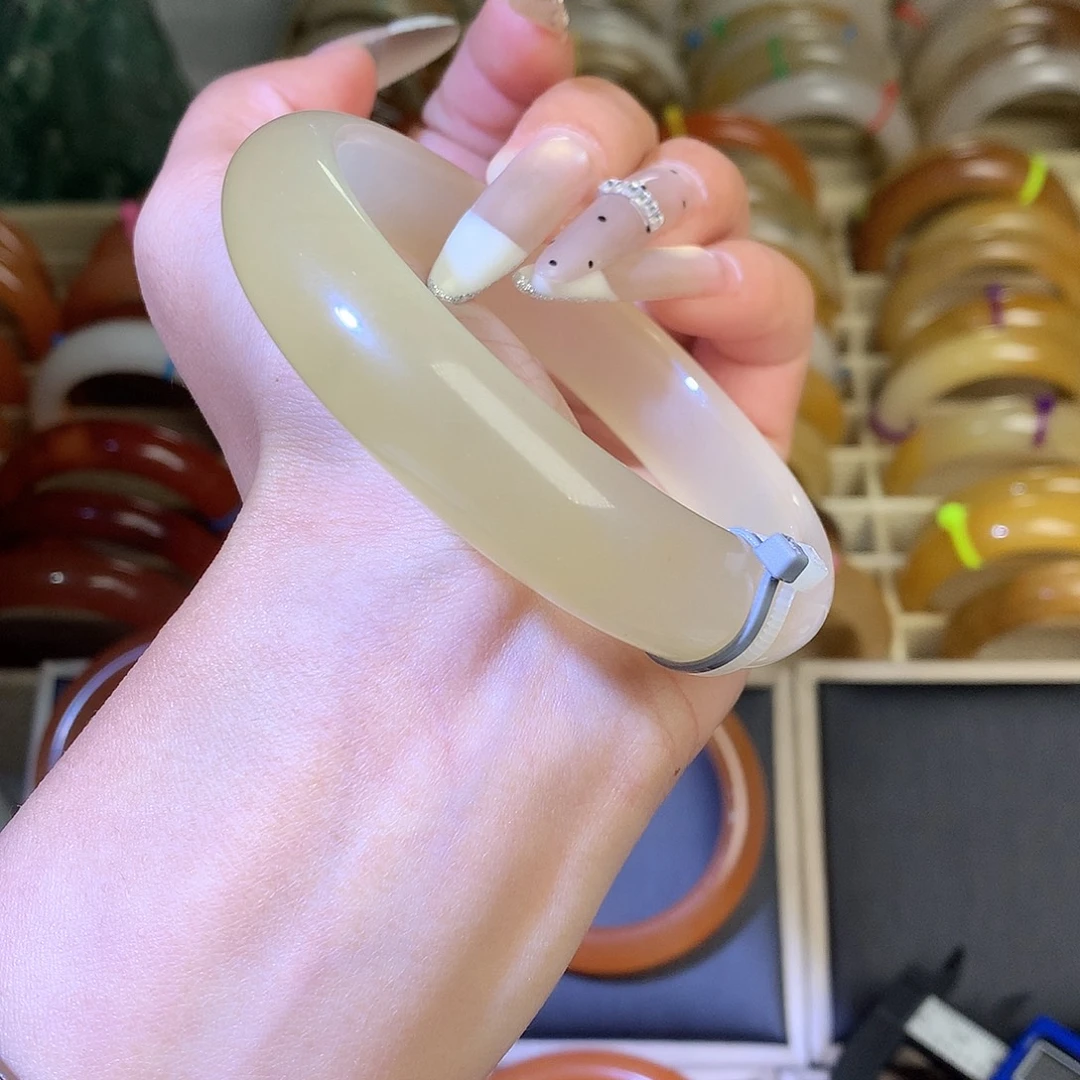 石英质玉（黄龙玉）未镶嵌手镯