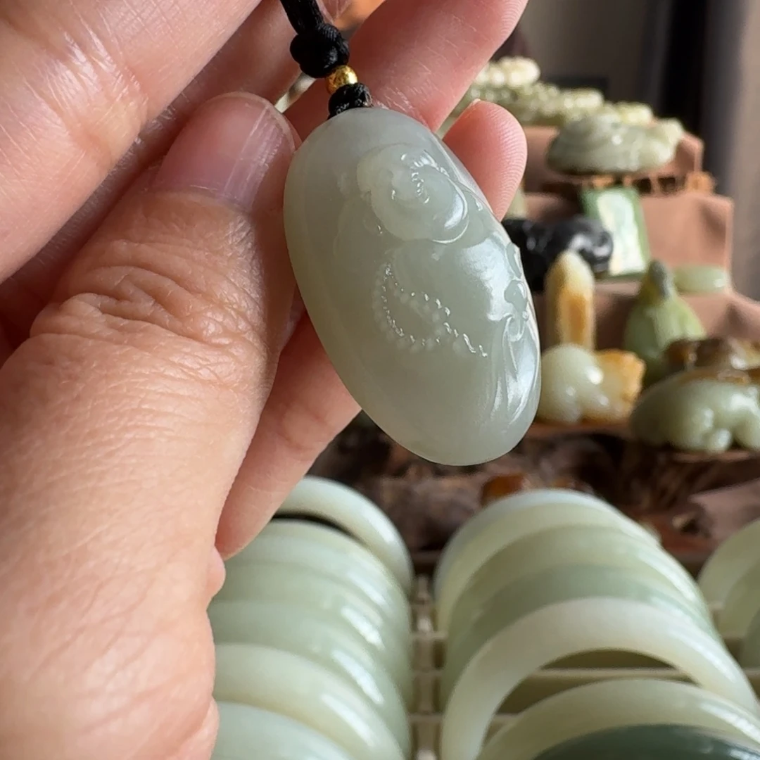 和田玉（糖玉）未镶嵌挂件