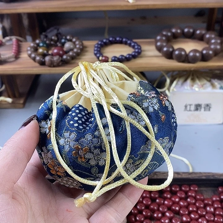 泥塑婷***?瑕疵9/10黑龙涎香包