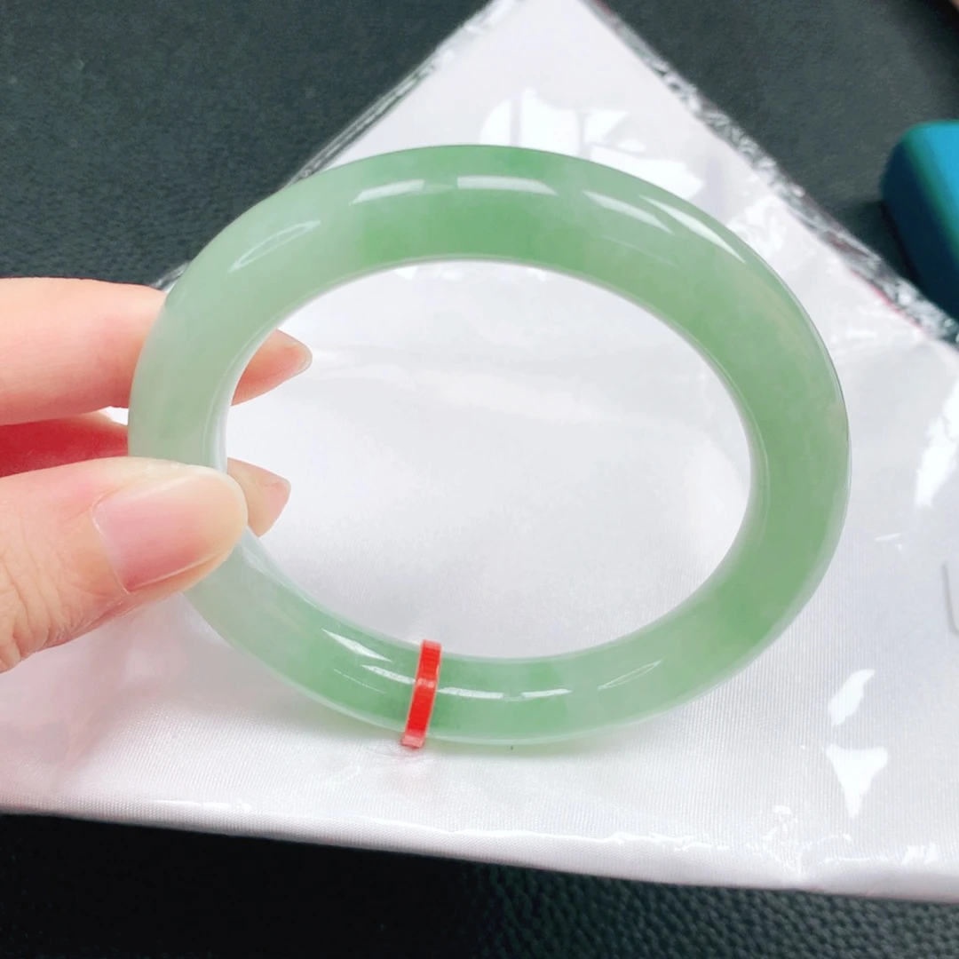 翡翠未镶嵌手镯57圈