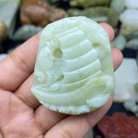 蛇纹石玉未镶嵌颈饰68