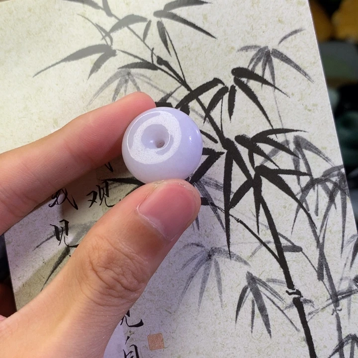 翡翠裸石翡翠吊坠