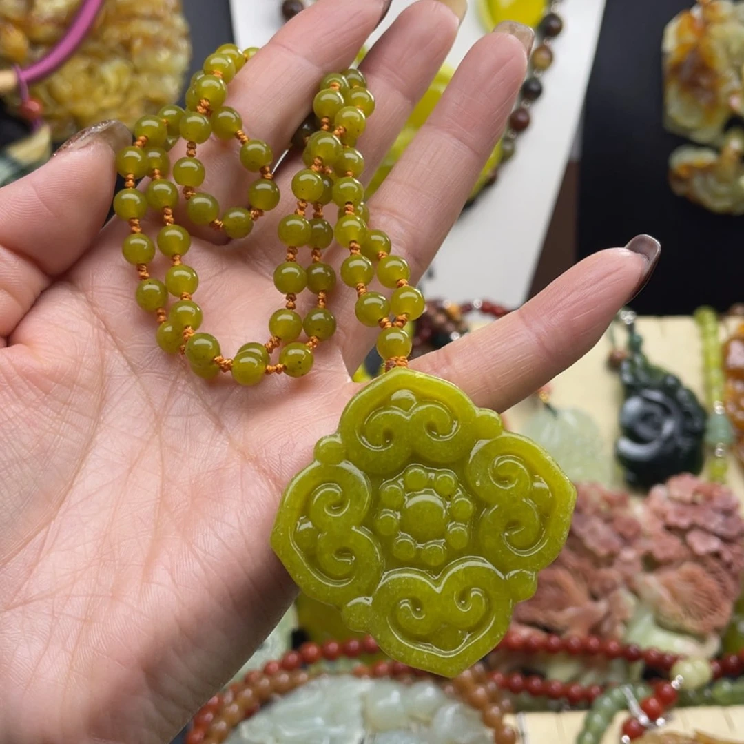 未镶嵌蛇纹石玉颈饰