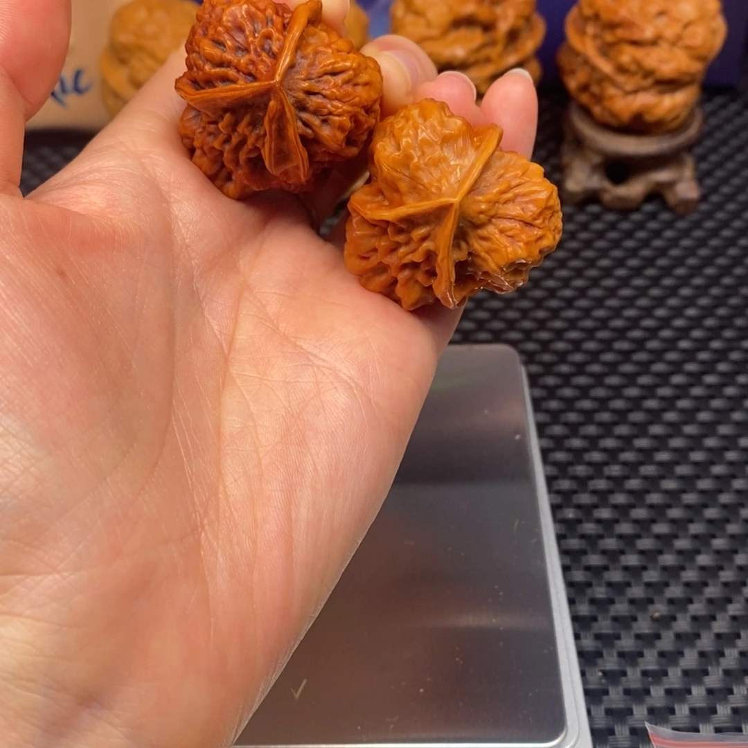 把件文玩核桃七彩佛肚三棱33