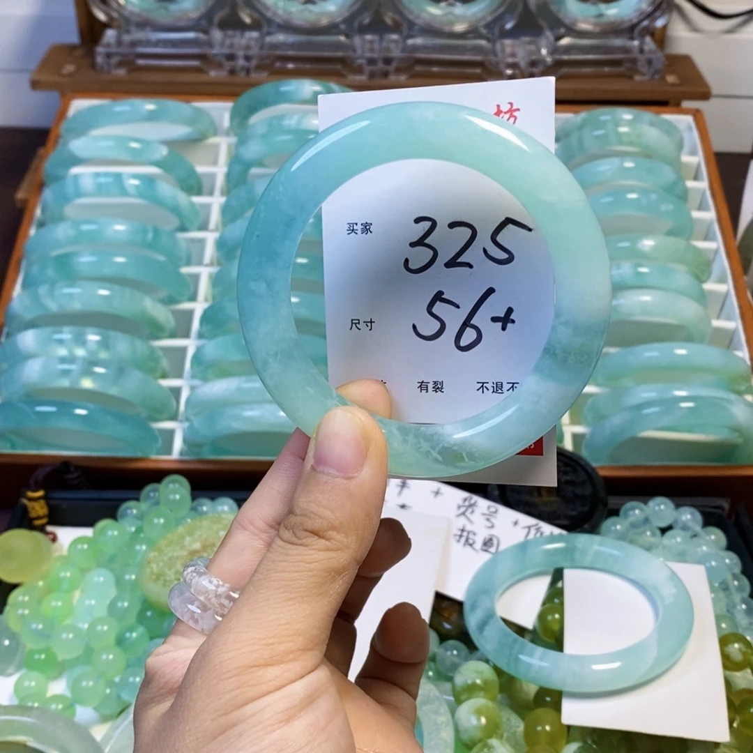 蛇纹石玉未镶嵌手镯两****