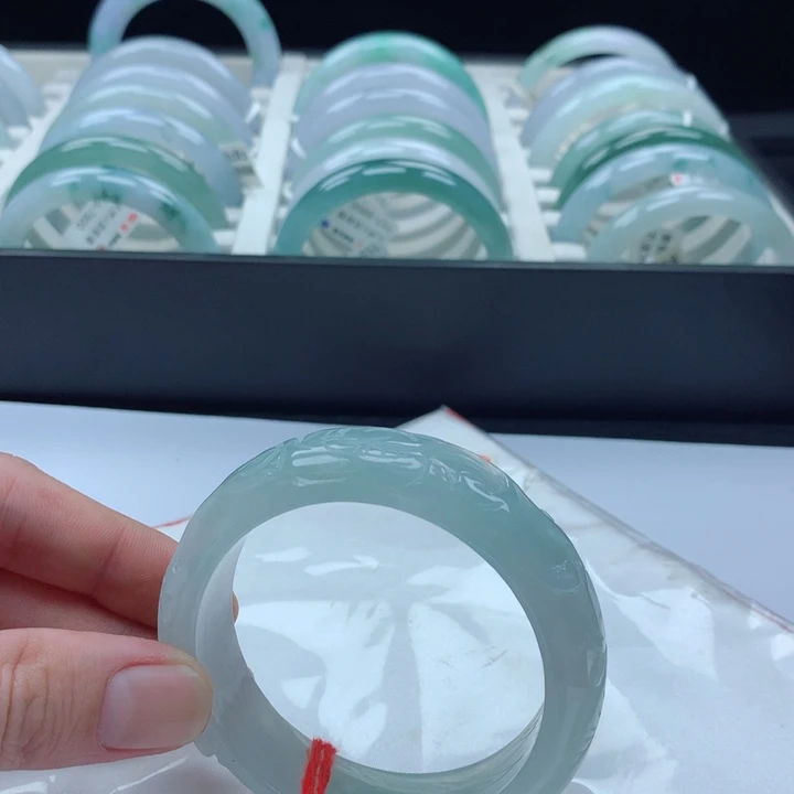 翡翠未镶嵌手镯57圈