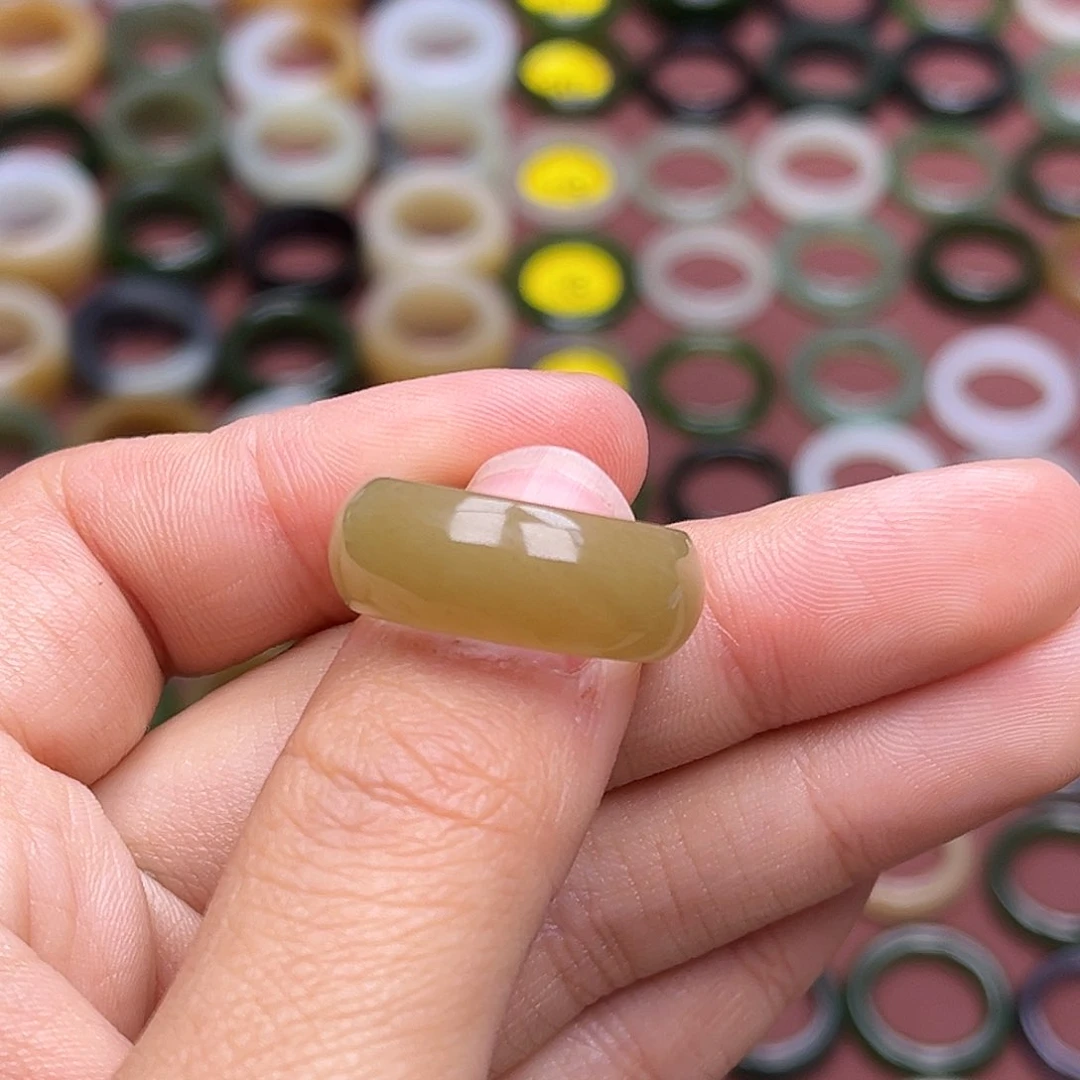 和田玉戒指未镶嵌17.3 奶茶糖 无鉴赏