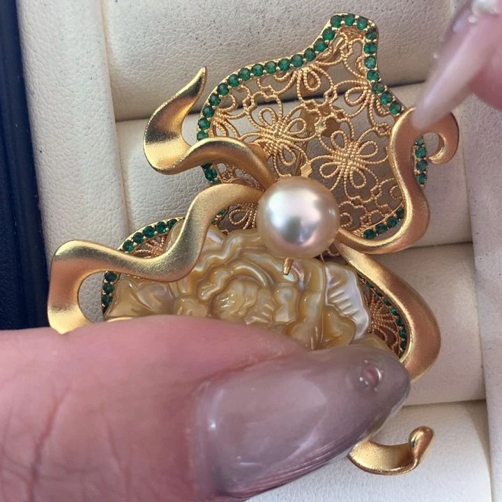 未镶嵌胸饰海水珍珠