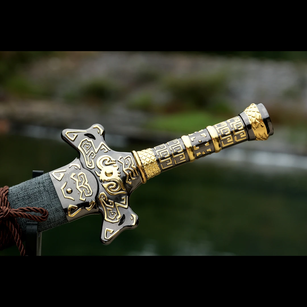 渊虹剑金色一体高锰钢锻打摆设装饰未开刃