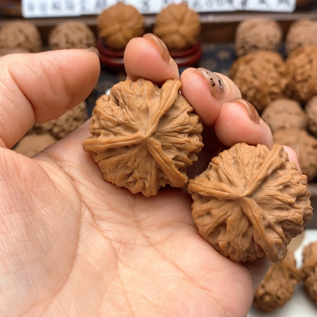 涛***哥文玩核桃把件282号牡丹花王奔