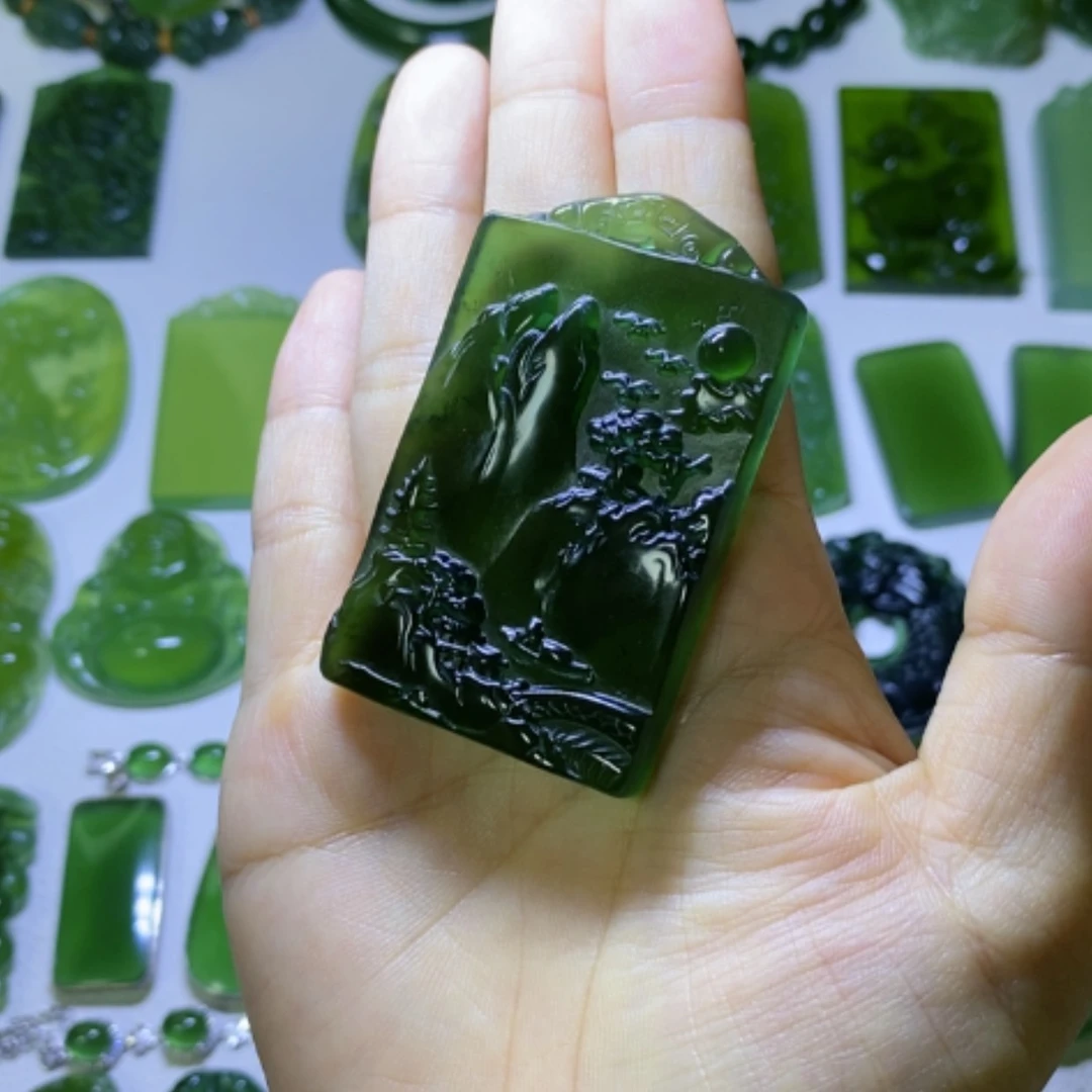 【闪购商品】未镶嵌蛇纹石玉颈饰陈**：