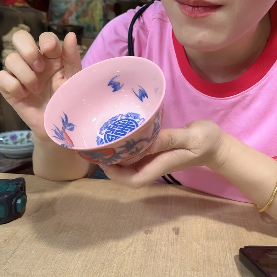 摆件////景德镇陶瓷瓷器。11厘米。