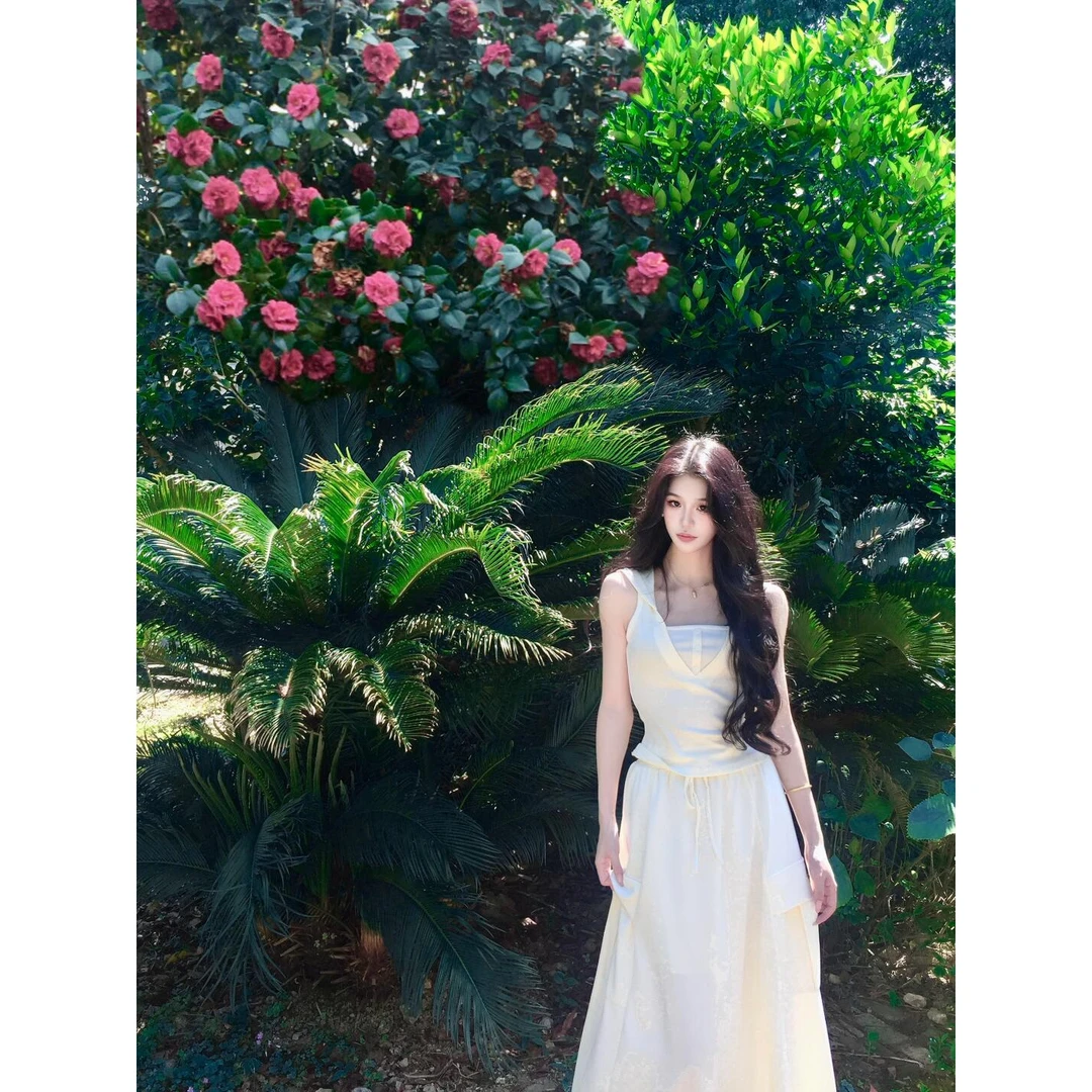 连帽无袖背心上衣千金清冷感贵系衣服气质小众休闲白色半身裙女