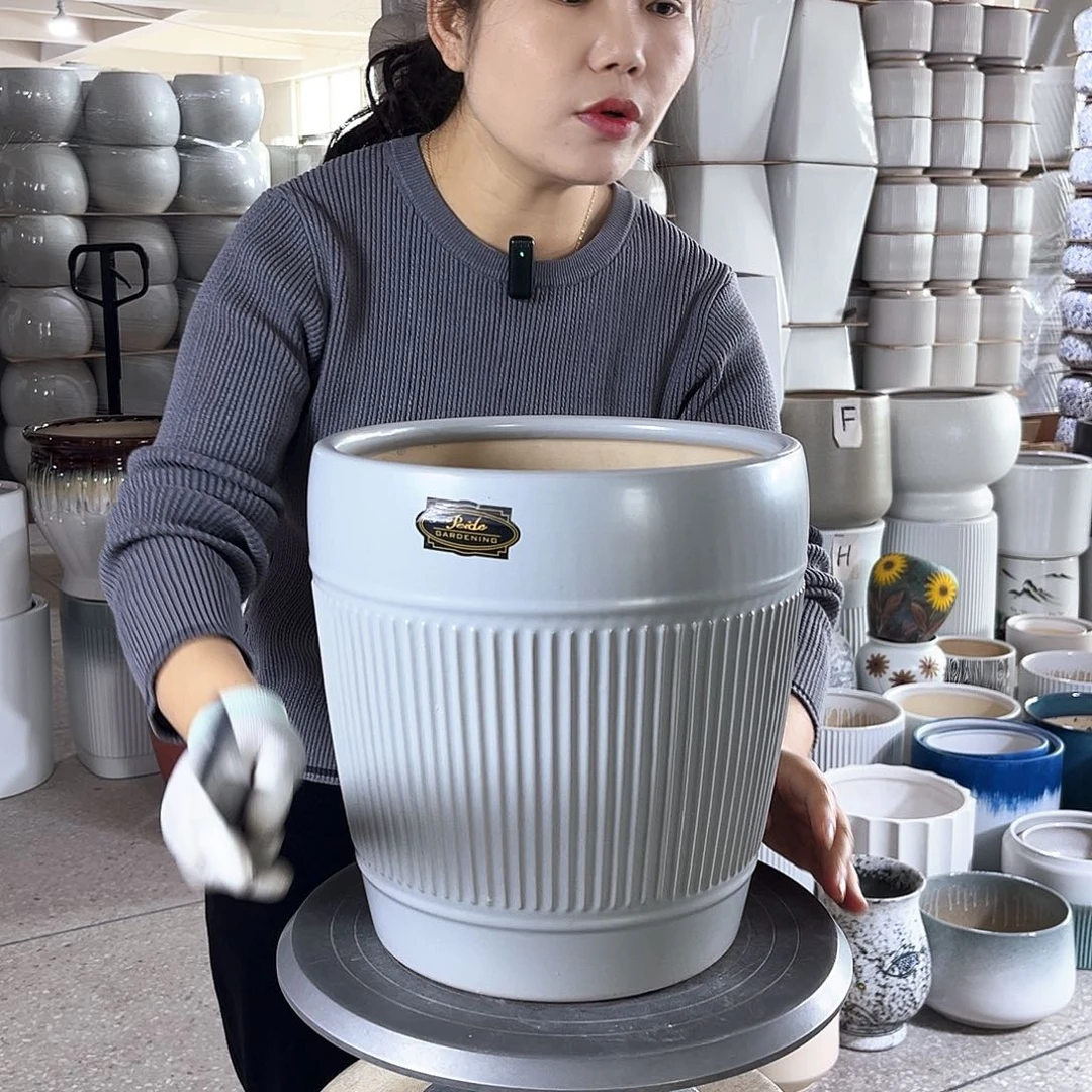 陶瓷口径24.5-26。浅灰