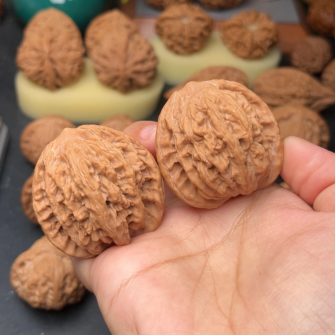 文玩核桃把件虎头全品42