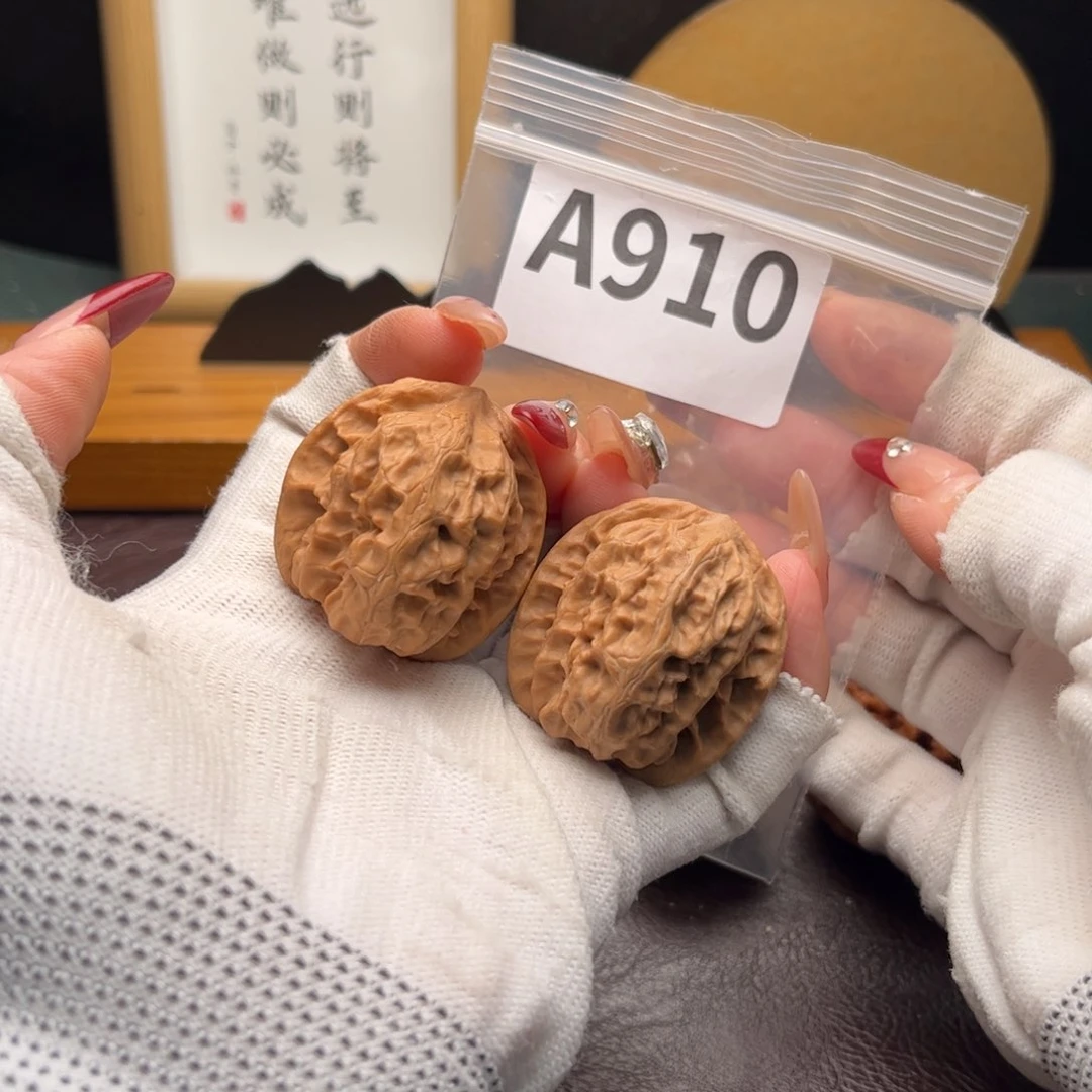文玩核桃把件37野狼a 910