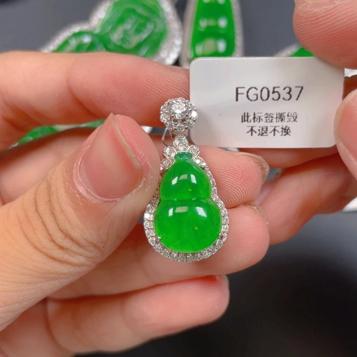 【闪购商品】颈饰银S925镶嵌翡翠翡翠