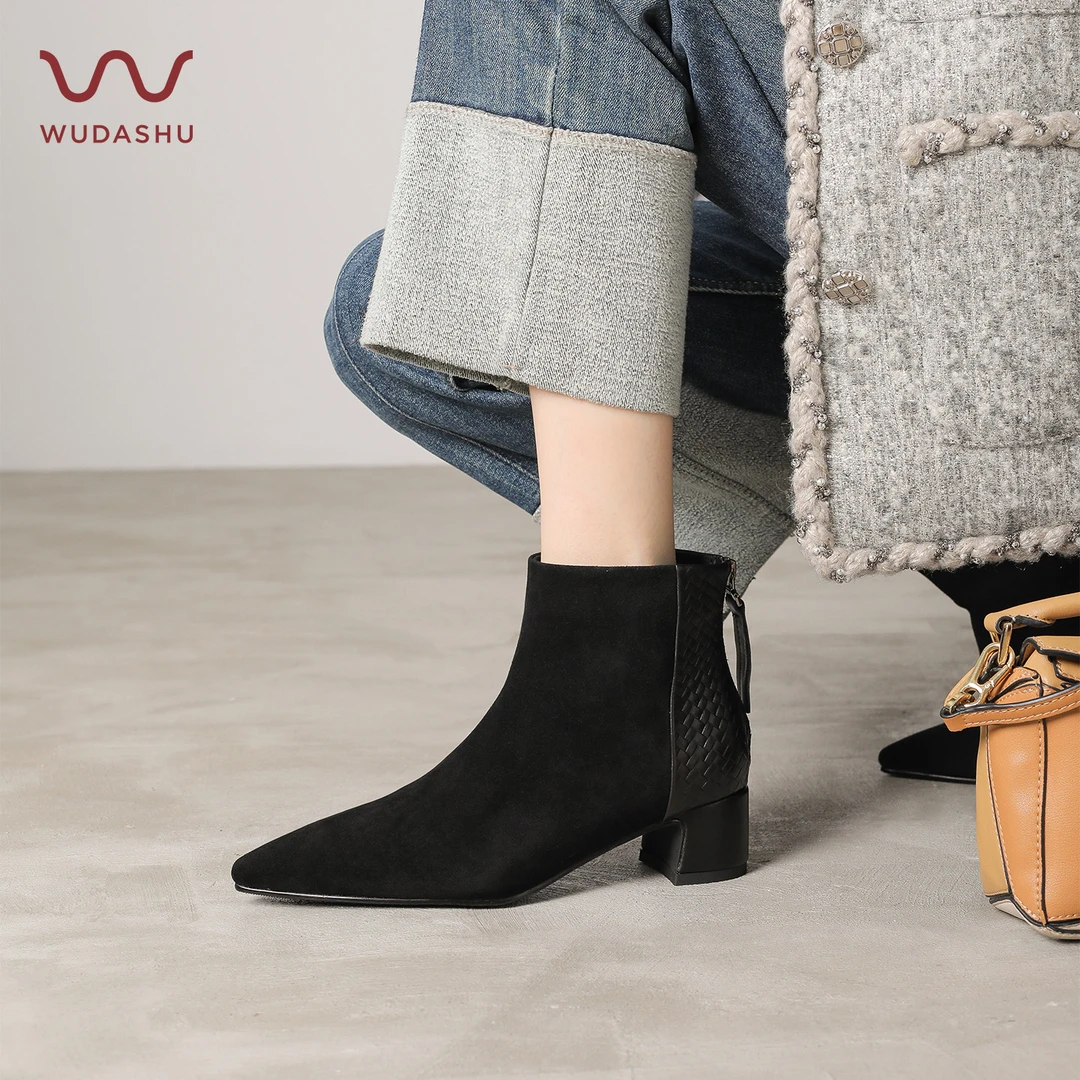 吴大叔秋冬复古尖头粗跟百搭女鞋英伦风棕色保暖短靴女TF108210