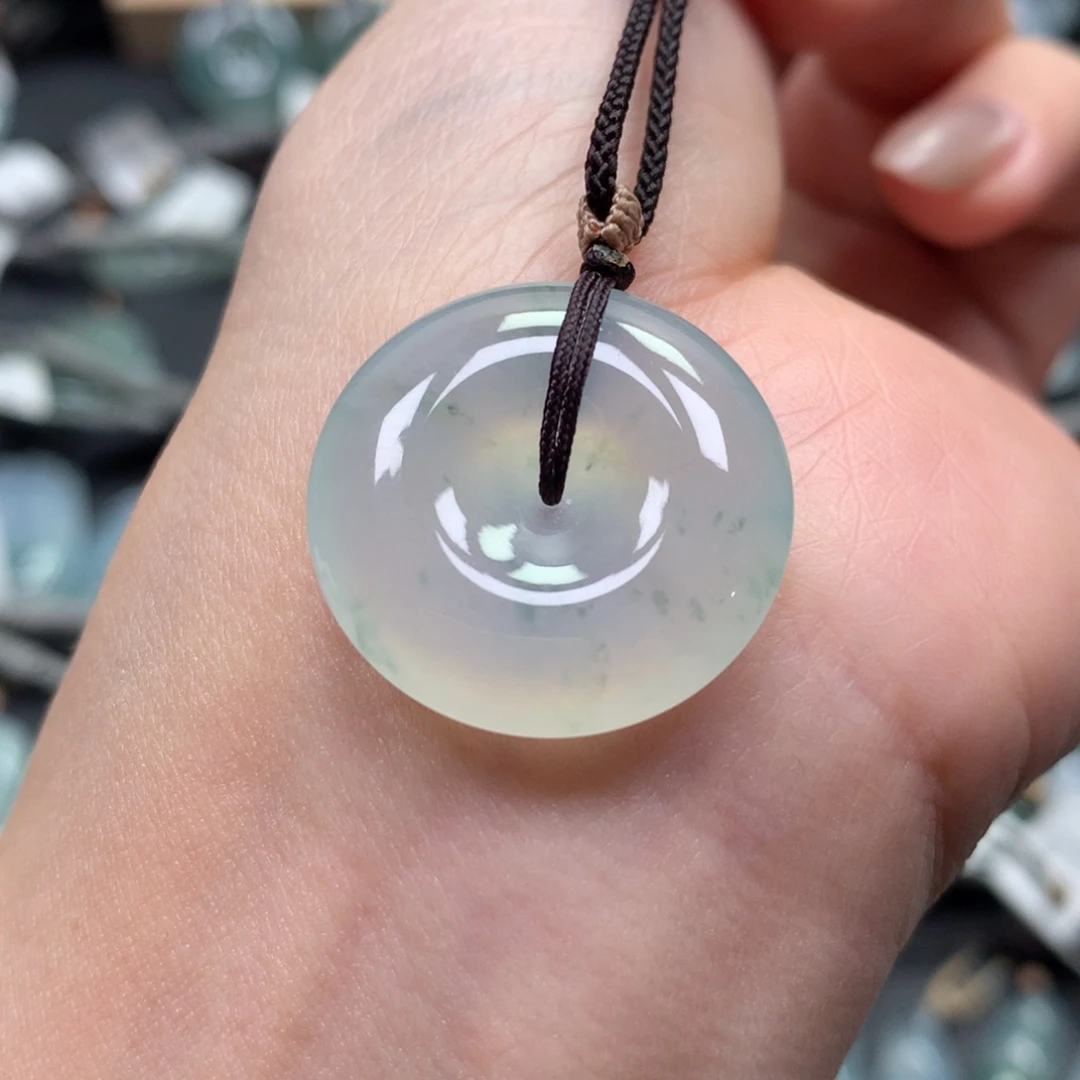 翡翠颈饰未镶嵌扣子