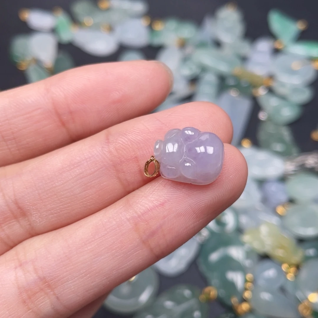 翡翠颈饰18K金镶嵌翡翠