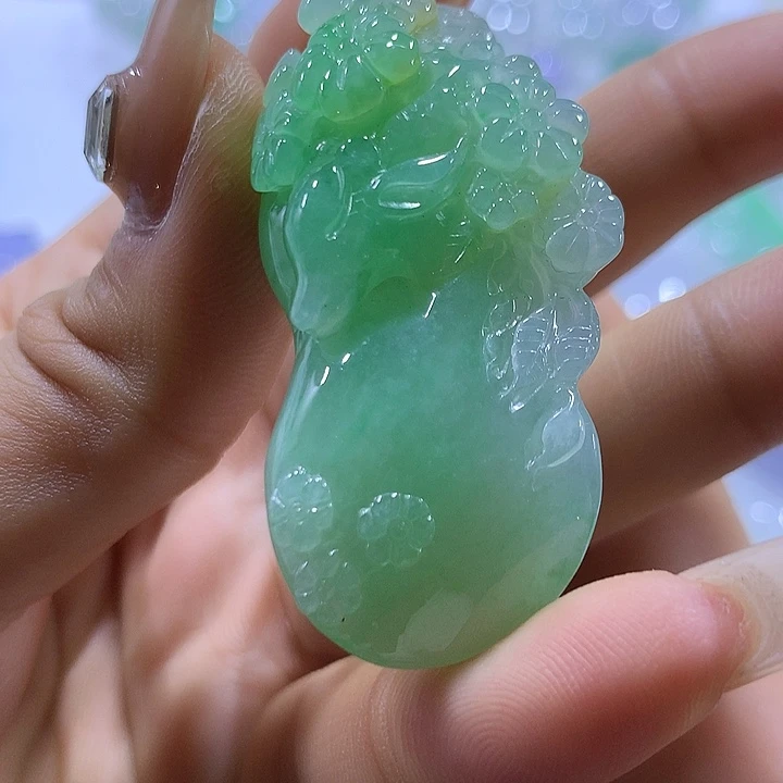 翡翠未镶嵌颈饰天然翡翠A货吊坠