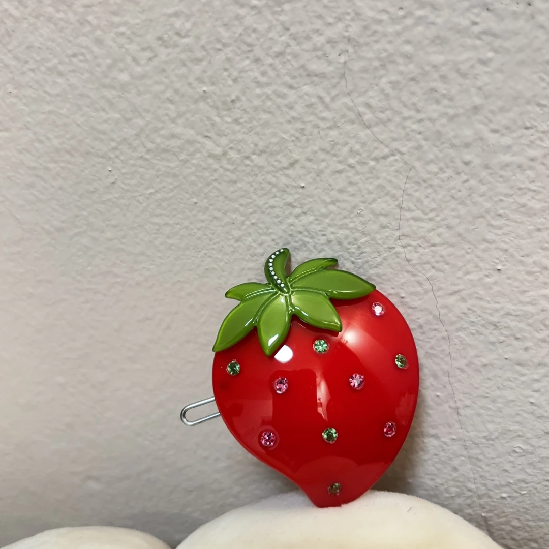 设计款细闪草莓青蛙扣发夹Y59