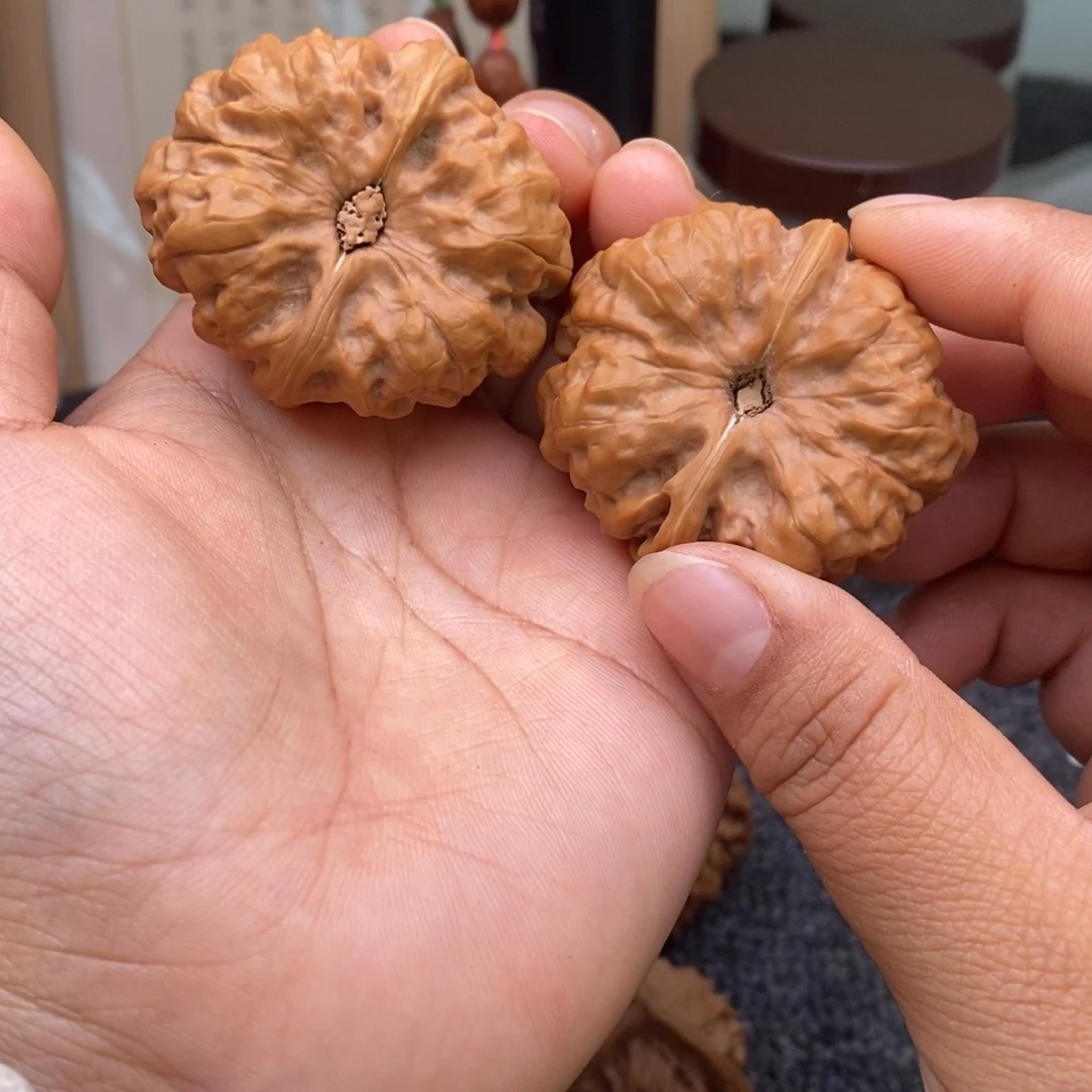 文玩核桃把件40边44肚蛤蟆头