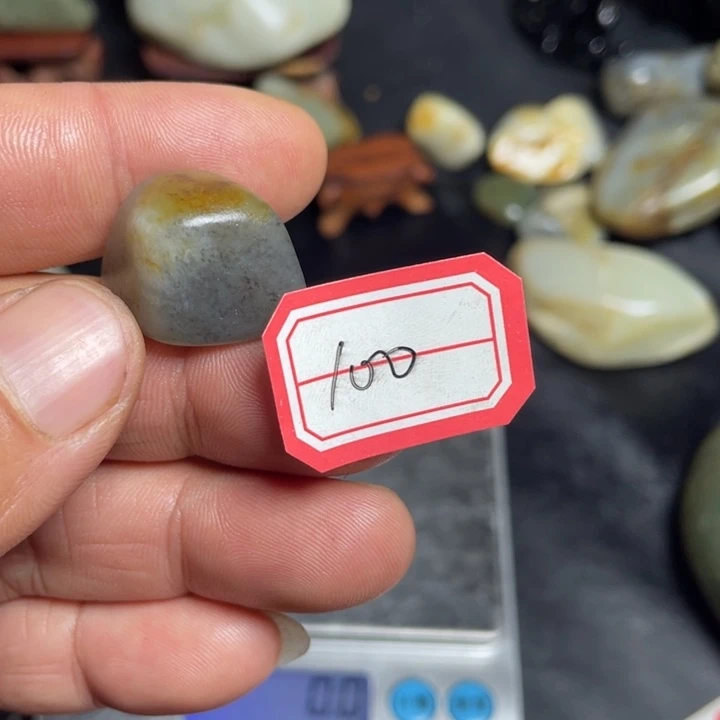 颈饰未镶嵌和田玉100