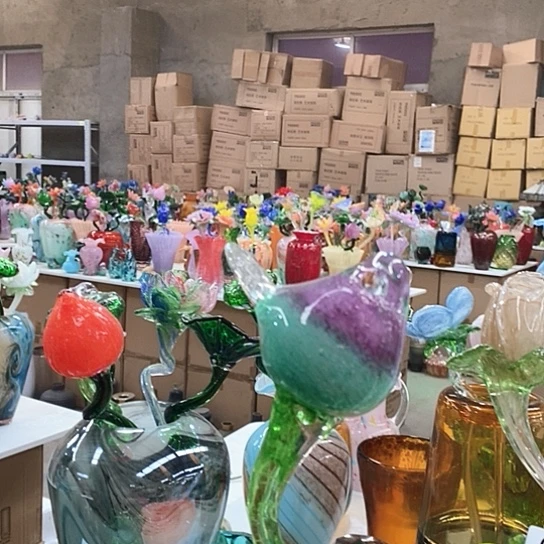 琉璃花瓶高45宽9厘米