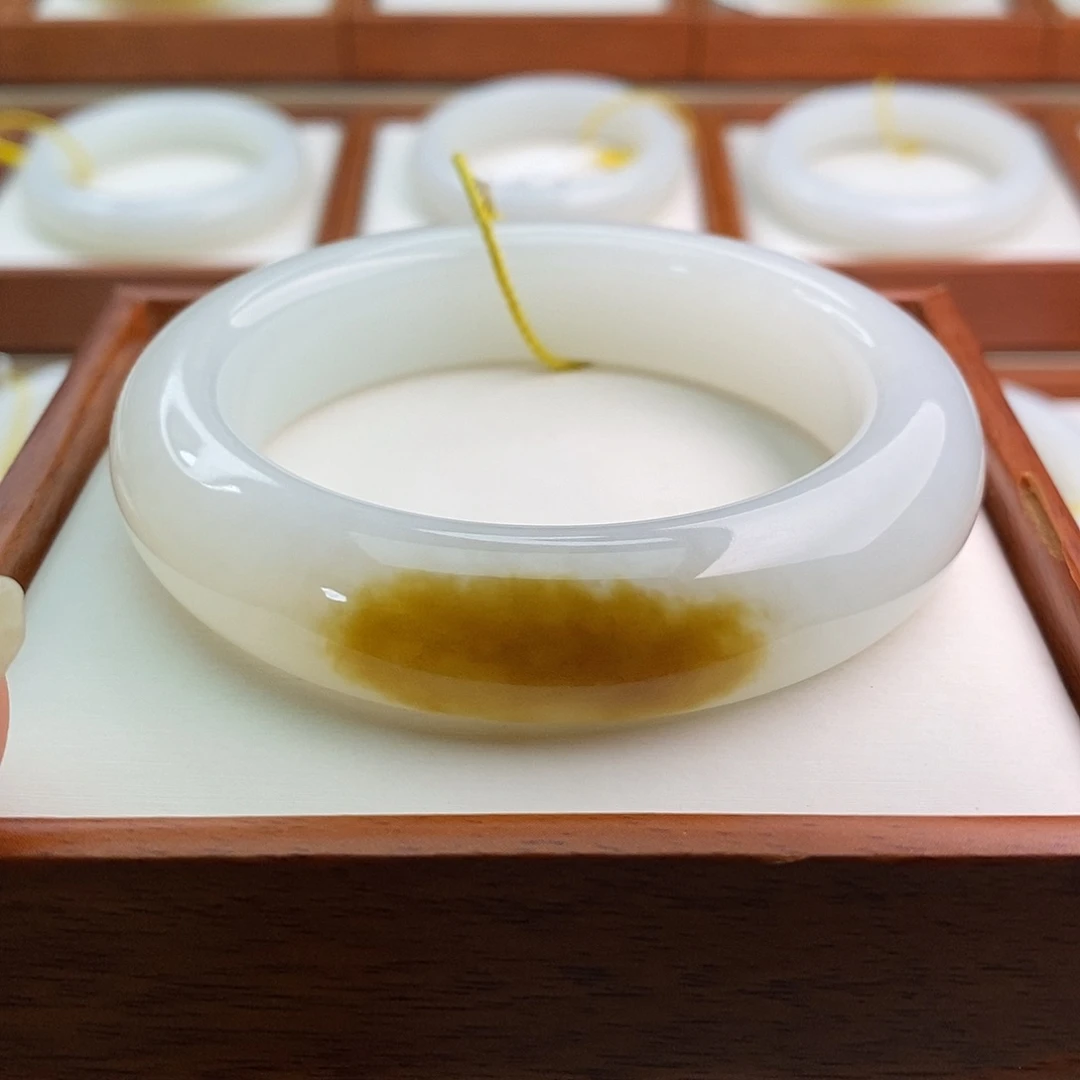 和田玉（糖玉）手镯未镶嵌