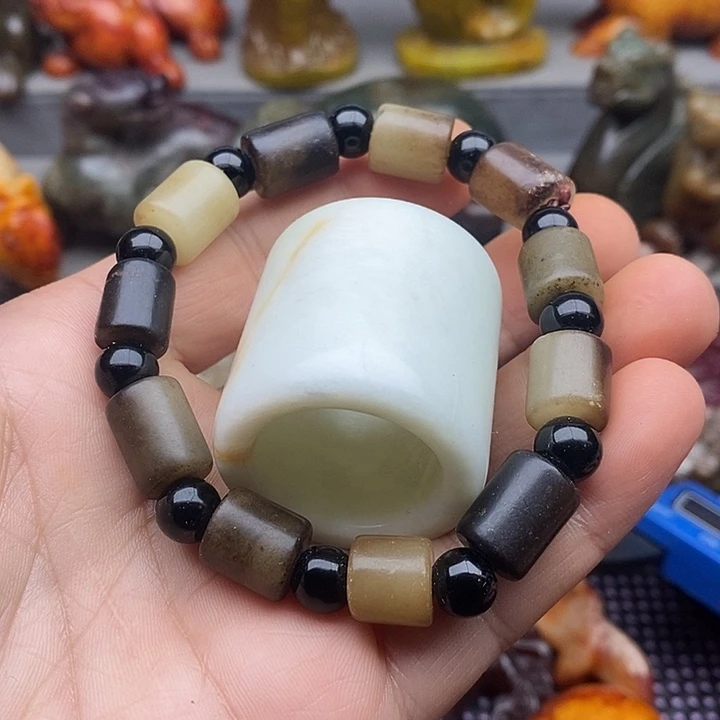 未镶嵌蛇纹石玉颈饰