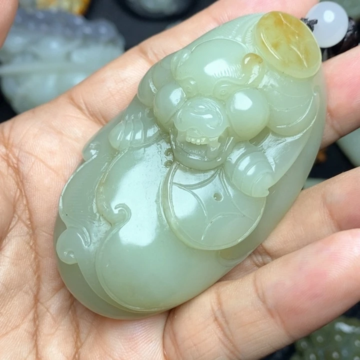 颈饰未镶嵌和田玉