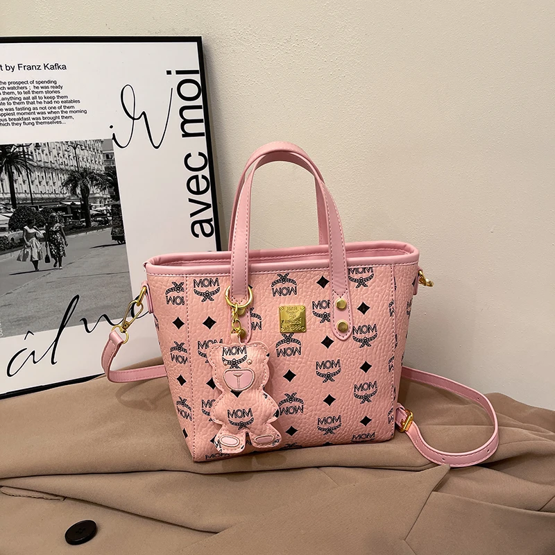 春夏季超火小众包包女2025新款时尚百搭斜挎包流行爆款手提水桶包