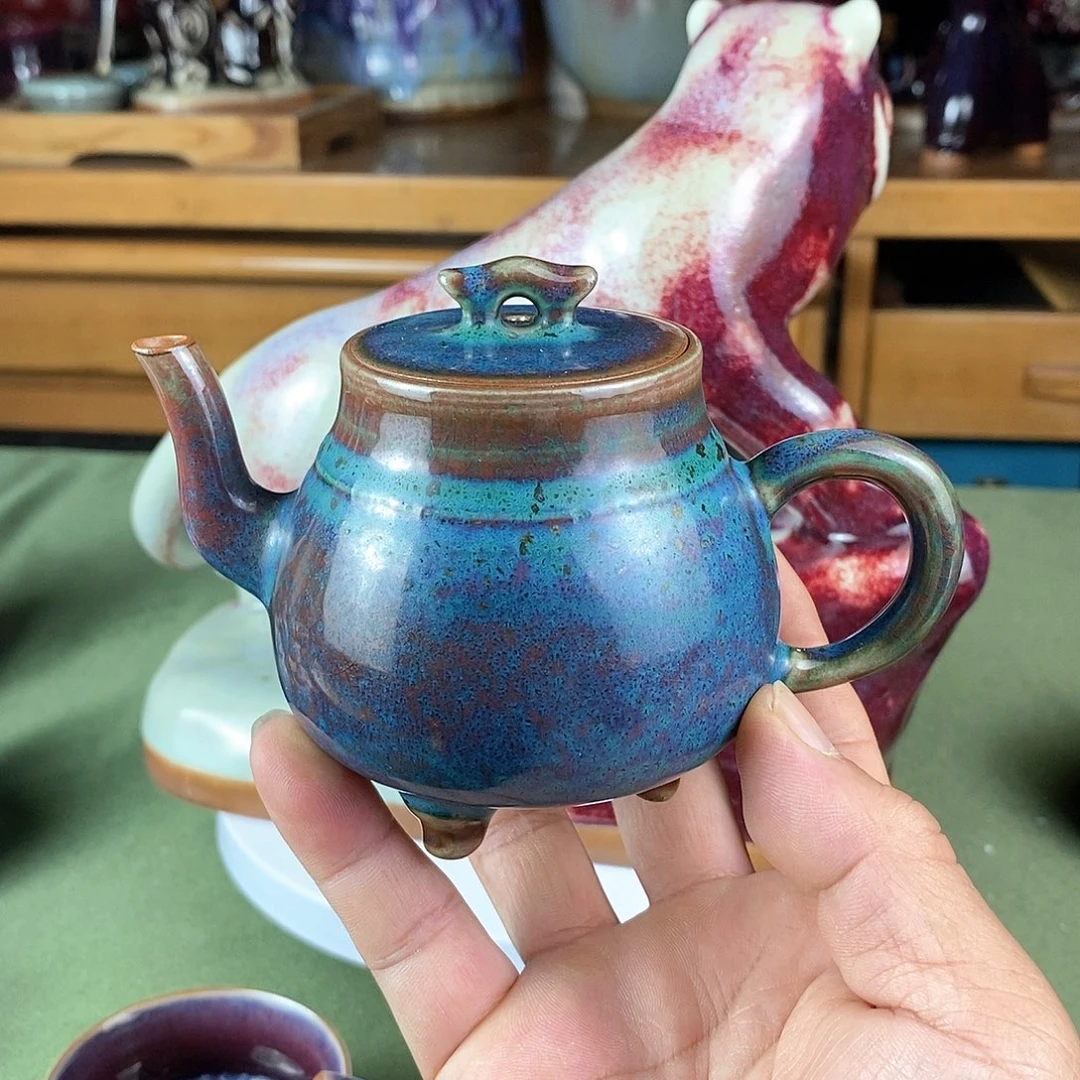 陶瓷三足壶，气碳混烧