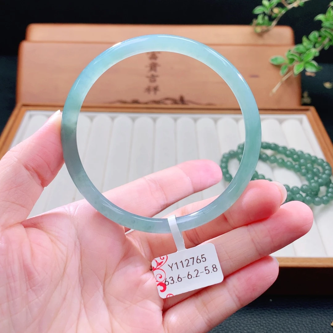 翡翠手镯（圆镯）未镶嵌