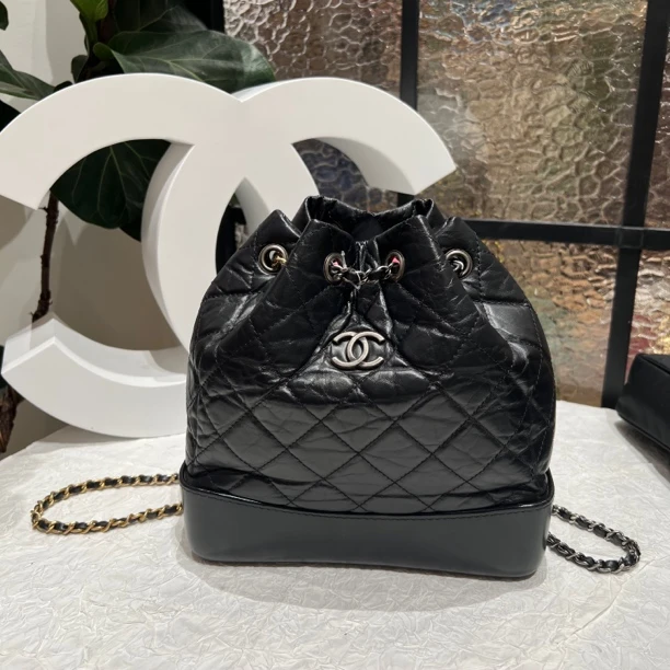 95新 Chanel/香奈儿 Chanel 黑色流浪双肩包 23090140-01