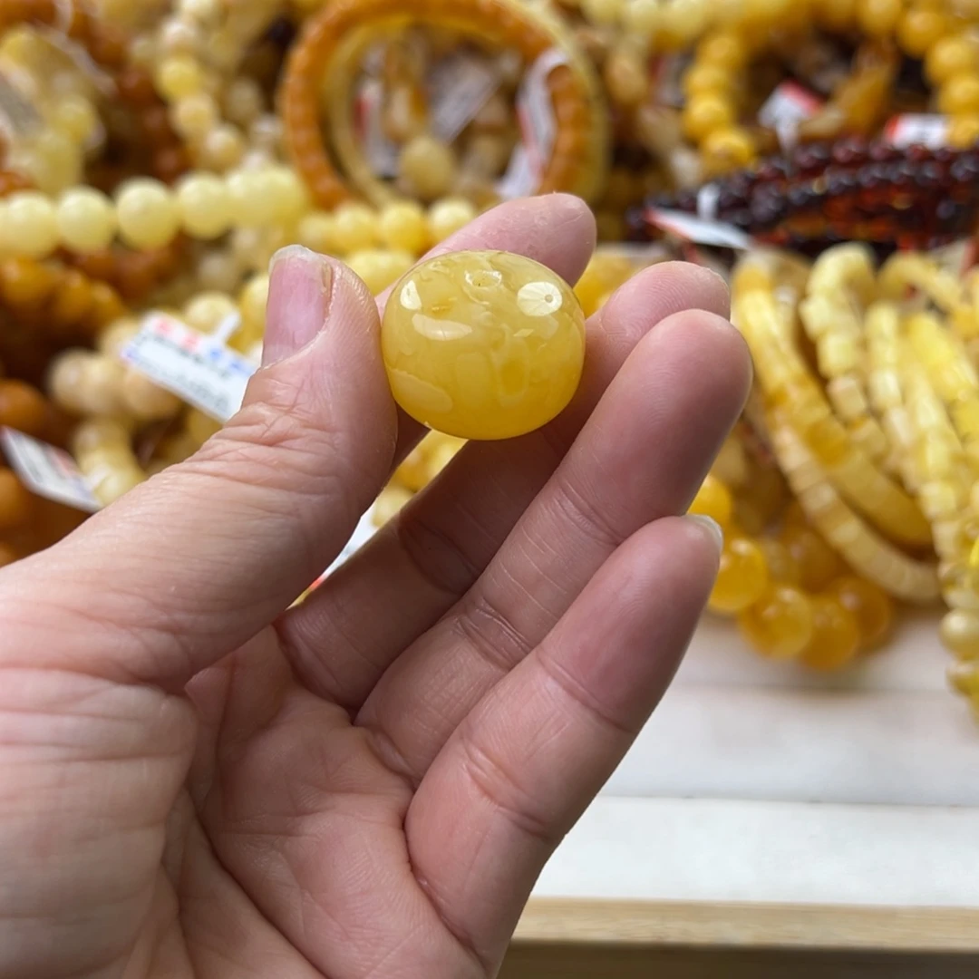 琥珀珠宝奇石未镶嵌