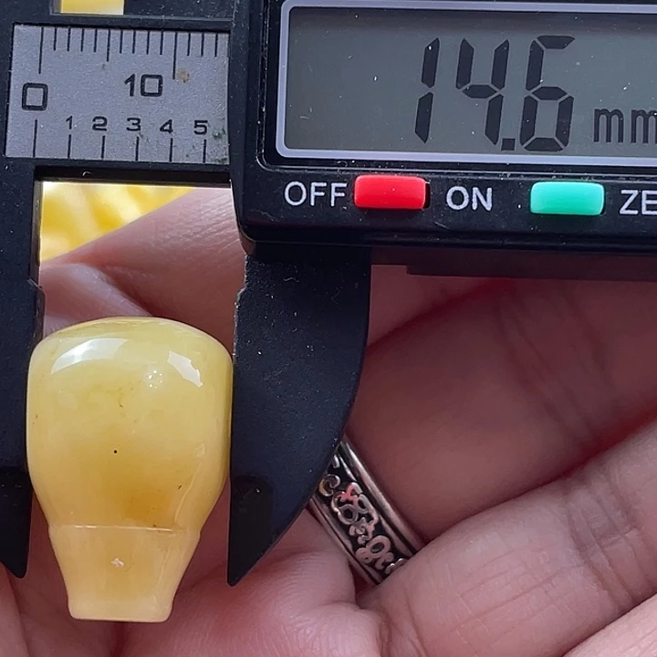 未镶嵌蜜蜡裸石42杂